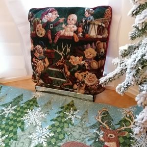 Holiday Accent Pillow, Santa's Toy Maker